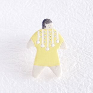 手刺繍ブローチ「パイナップル」 | iichi 日々の暮らしを心地よくする