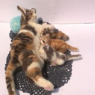 ☆受注制作 羊毛フェルトのパステル三毛子猫 | iichi 日々の暮らしを