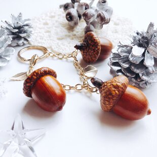 大粒冬どんぐりのバッグチャーム acorn クリスマス ギフト | iichi