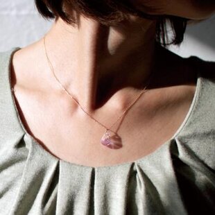 水晶】クオーツのペンダント | iichi 日々の暮らしを心地よくする