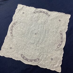 アンティーク刺繍ハンカチ 汕頭（スワトウ）手刺繍レース 手仕事