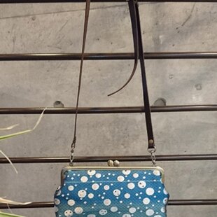 手刺繍のがま口『鳥と草花』財布・ポーチ【受注生産】 | iichi 日々の