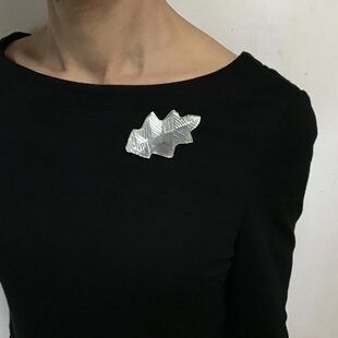 ＊ ＊☆ハンドメイドミナペルホネン⚮̈ シンフォニー♡ダイヤブローチ