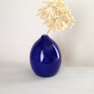 ネイビーブルー 陶器 花瓶 白い陶器の花瓶（鎬） | iichi 日々の暮らしを心地よくする