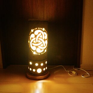 天然のひょうたんランプにLEDの台付きます 灯のしずく 天然ひょうたんランプ（電池式LED台座付き） | iichi 日々