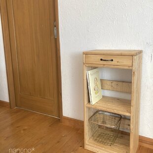 木目を活かしたコの字ルンバ基地 | iichi 日々の暮らしを心地よくする