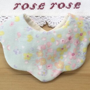 3段階調節】《ふんわり撥水スタイ》花びらつなぎのスタイ・ストライプ