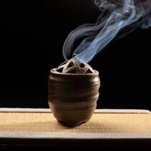 備前焼香炉（菊模様） | iichi 日々の暮らしを心地よくする