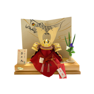 新商品 五月人形 コンパクト 上杉謙信公松4曲屏風寄木細工収納兜飾り