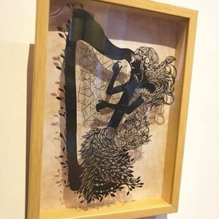 額装済み切り絵作品・見上げる山 | iichi 日々の暮らしを心地よくする