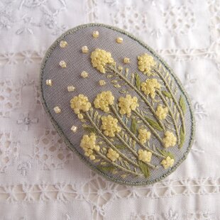 刺繍ブローチ 「パイナップル」 | iichi 日々の暮らしを心地よくする