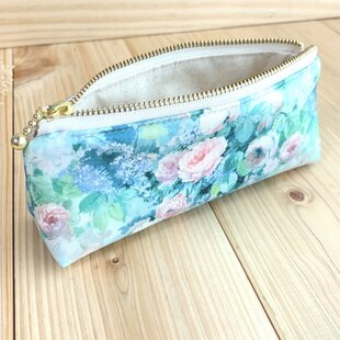 ハンドメイド　手刺繍　がま口ポーチ☆いいみさんです 手刺繍ミモザのミニがま口 | iichi 日々の暮らしを心地よくする