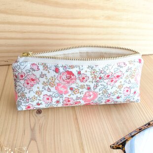 手刺繍ミモザのミニがま口 | iichi 日々の暮らしを心地よくする
