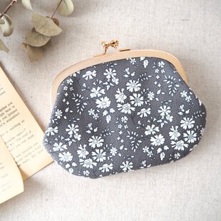 手刺繍・がまぐちポーチ（しずく） | iichi 日々の暮らしを心地よく