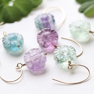 ヤシの木 グラデーション海 ピアス | iichi 日々の暮らしを心地よく 