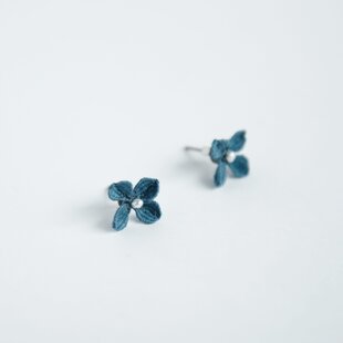 金木犀の留花ピアス （ つまみ細工＊受注制作 ） | iichi 日々の暮らし