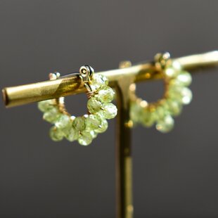 再販③☆チェコメロンビーズとタガービーズのピアス(ピンク) | iichi