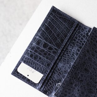△OVER 自慢したくなる涼しげ顔ピンク「オーバーフラップ 長財布