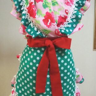 フラメンコ用のシージョとエプロンA（ピンクの花柄とグリーンの水玉