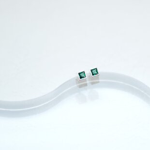 14kgf】宝石質カラフルストーンのアシンメトリーピアス | iichi