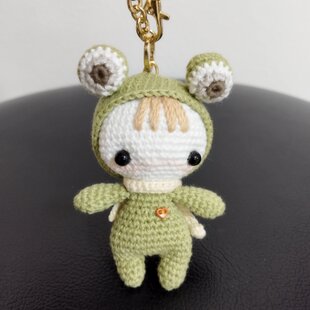 ❁*!様 ハンドメイド／編みぐるみ／くま／北欧 北欧風】おしゃれな蝶ネクタイのクマさん | iichi 日々の暮らしを