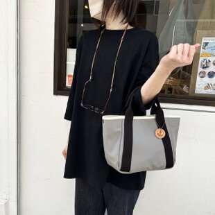 ころんバッグ L 肩掛け手持ち持ち手 パラフィン帆布 黒 赤 | iichi