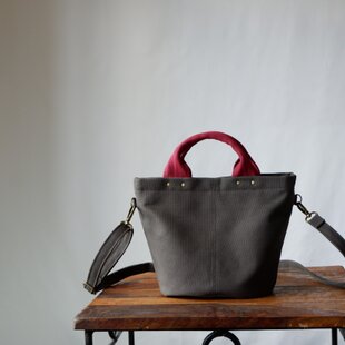 ニューム口金Bag〜 | iichi 日々の暮らしを心地よくするハンドメイドや