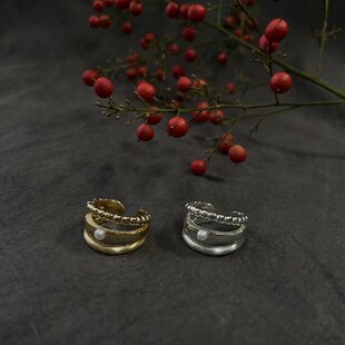 サクラソウのリング - 指先に春の息吹を感じさせる R430 | iichi 日々