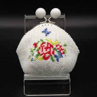 No.1】カードも入る ビーズ刺繍の小さながま口ポーチ・水色｜ギフトに