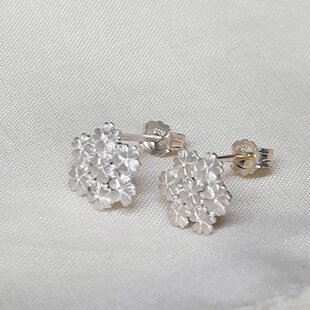 木犀のピアス - 元で揺れるたびに優雅な香りが漂ってくるよう