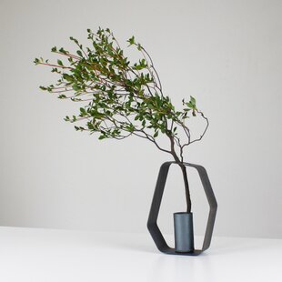 一輪挿し「欅」木を愛でる その3 | iichi 日々の暮らしを心地よくする
