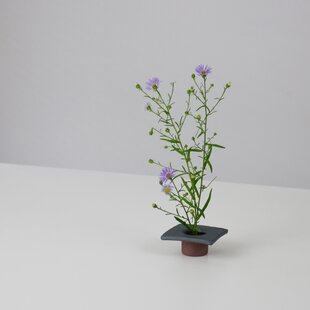 ミニ一輪挿し 青白磁しのぎ瓶 | iichi 日々の暮らしを心地よくする