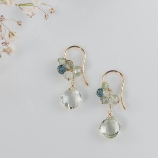 ディオール　ダブルキャッチピアス　ホワイトパール ディオール ダブルキャッチピアス ホワイトパール
