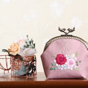 手刺繍のがま口『鳥と草花』財布・ポーチ【受注生産】 | iichi 日々の