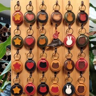 オーダーメイド＊木のカメラ♥名入れキーホルダー♪ | iichi 日々の