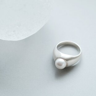 K18 トラピッチェエメラルド リング | iichi 日々の暮らしを心地よく