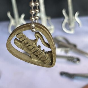 ガラスのアクセサリートレイ -「 KAZEの肌 」○ 9.5cm ○ みどり色