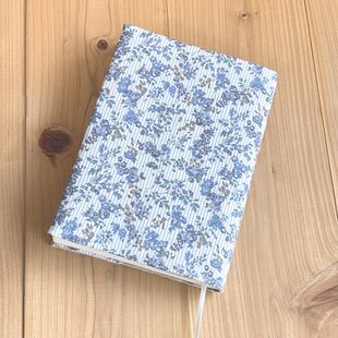 リバティ 新書 ブックカバー ベッツィ ピンク | iichi 日々の暮らしを