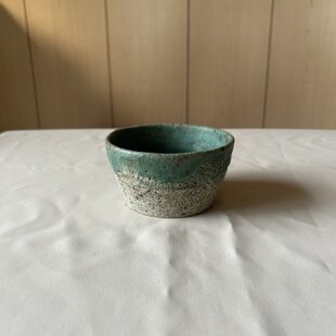 加藤五陶兵衛造 黄瀬戸茶碗 | iichi 日々の暮らしを心地よくする