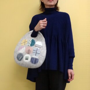 横長☆一閑張りバッグ “椿” | iichi 日々の暮らしを心地よくする