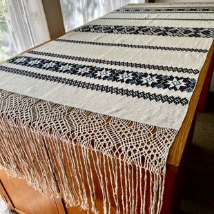 刺繍綿ローンテーブルクロス、ボビンレース縁 | iichi 日々の暮らしを