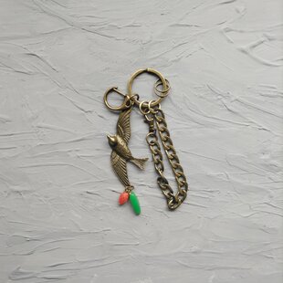刺繍のチャーム/三毛猫 | iichi 日々の暮らしを心地よくする