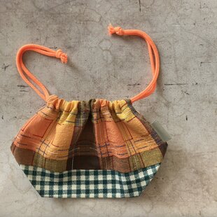 パッチワーク巾着 | iichi 日々の暮らしを心地よくするハンドメイドや