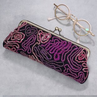 手刺繍のがま口『鳥と草花』財布・ポーチ【受注生産】 | iichi 日々の