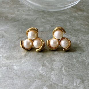 PM44-【 Monet 】モネ・ヴィンテージピアス Large gold-tone and