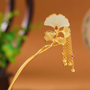 オランダカイウのかんざし - 精巧な作りとリアルなデザインが特徴的 