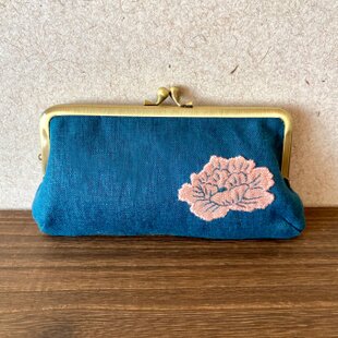 ハンドメイド　手刺繍　がま口ポーチ☆ rin rinです インド刺繍リボンのがま口ポーチ ブラウン | iichi 日々の暮らしを