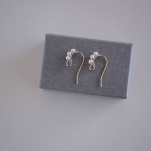 シックなカラーのトルマリンピアス 14kgf | iichi 日々の暮らしを