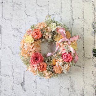 ピンクのオールドローズとふんわり紫陽花のナチュラルリース