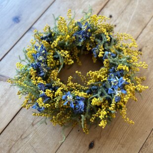 くすみブルーの紫陽花とふわふわスモークツリーのシックなリース